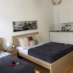 New, Bright Near The Metro! , Wien Österreich