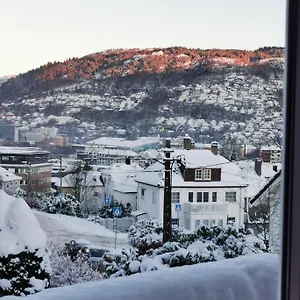 Spacious And Beautiful In With Free Parking , Bergen Norwegen